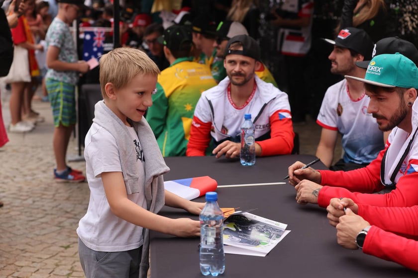 gwiazdy żużla na wrocławskim Rynku, 27.07.2023