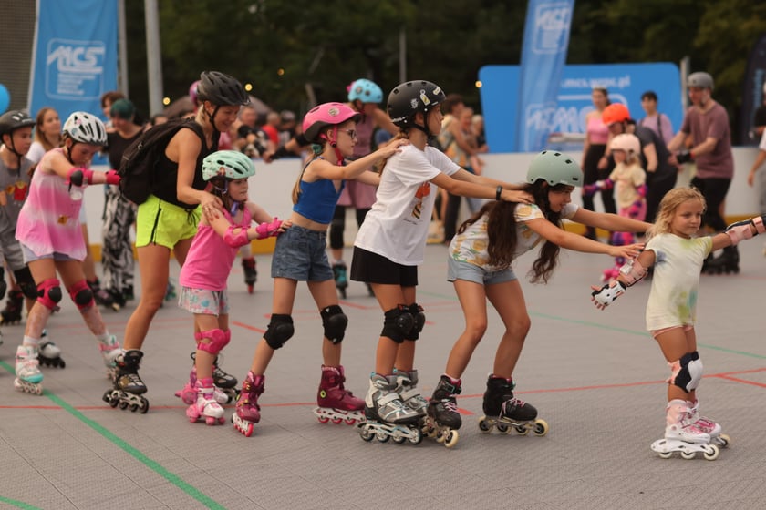 Potańcówka na rolkach ? Skate Night Wrocław odbyła się w piątkowy wieczór (18 sierpnia)