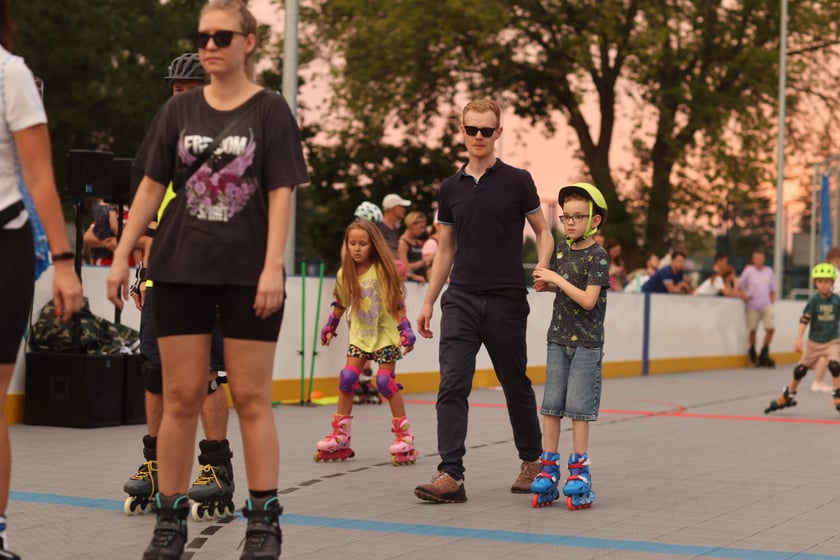 Potańcówka na rolkach ? Skate Night Wrocław odbyła się w piątkowy wieczór (18 sierpnia)