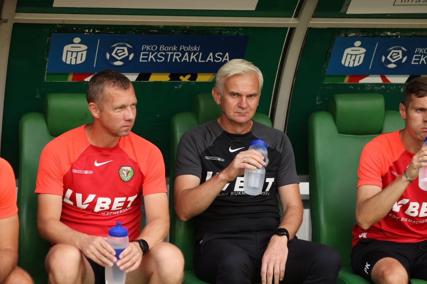 Taka atmosfera panowała na trybunach podczas meczu Śląsk Wrocław - Lech Poznań.