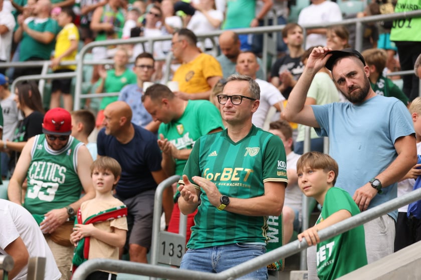 Taka atmosfera panowała na trybunach podczas meczu Śląsk Wrocław - Lech Poznań.