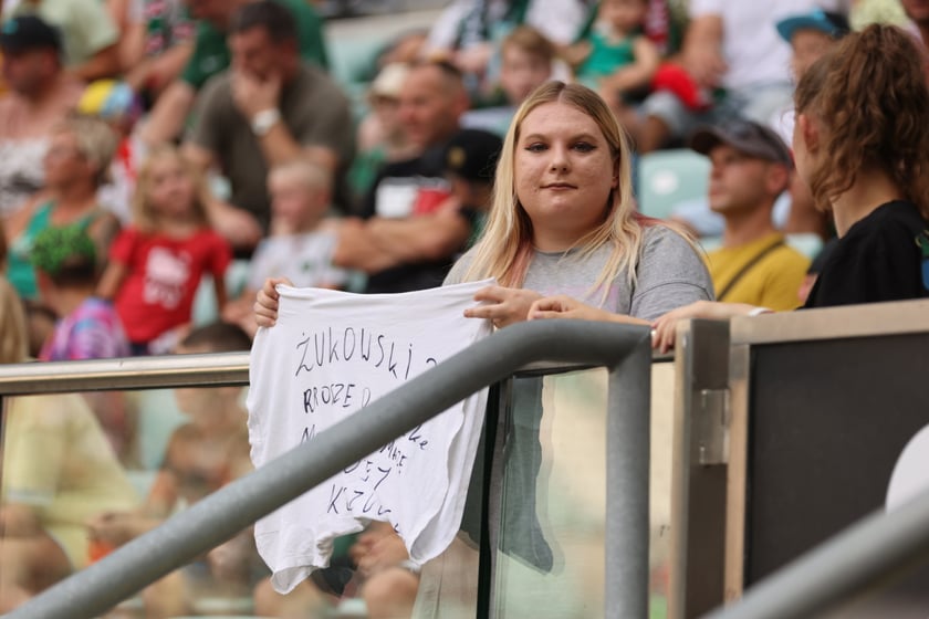 Taka atmosfera panowała na trybunach podczas meczu Śląsk Wrocław - Lech Poznań.