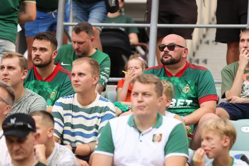 Taka atmosfera panowała na trybunach podczas meczu Śląsk Wrocław - Lech Poznań.