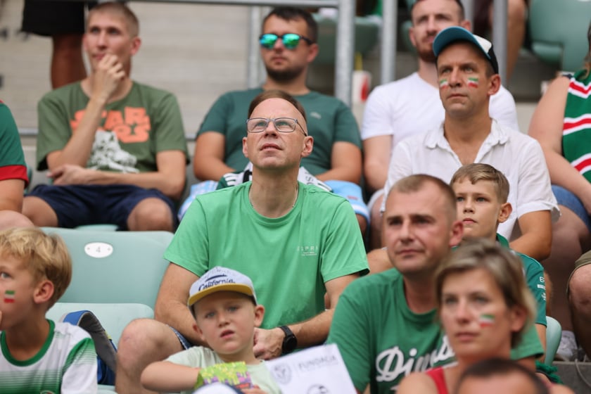 Taka atmosfera panowała na trybunach podczas meczu Śląsk Wrocław - Lech Poznań.