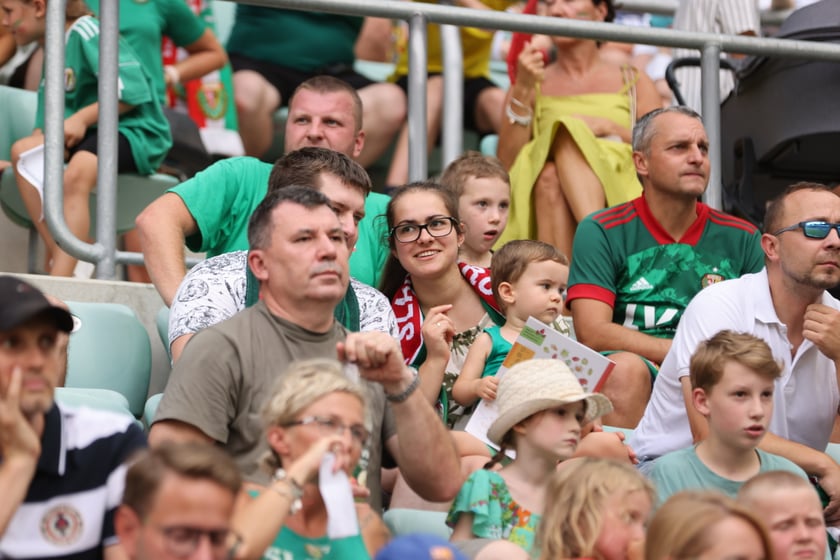 Taka atmosfera panowała na trybunach podczas meczu Śląsk Wrocław - Lech Poznań.
