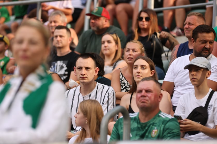 Taka atmosfera panowała na trybunach podczas meczu Śląsk Wrocław - Lech Poznań.