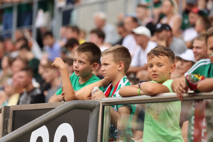 Taka atmosfera panowała na trybunach podczas meczu Śląsk Wrocław - Lech Poznań.