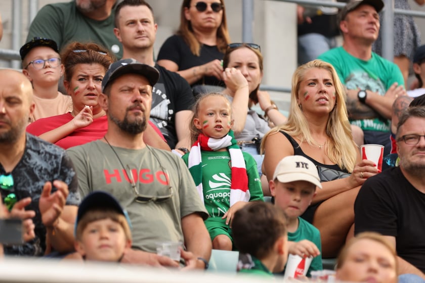 Taka atmosfera panowała na trybunach podczas meczu Śląsk Wrocław - Lech Poznań.