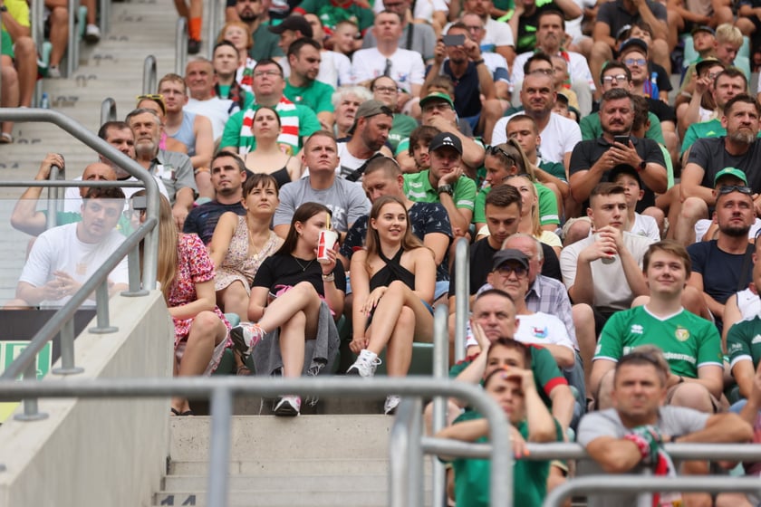 Taka atmosfera panowała na trybunach podczas meczu Śląsk Wrocław - Lech Poznań.