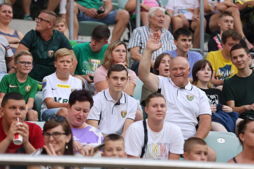 Taka atmosfera panowała na trybunach podczas meczu Śląsk Wrocław - Lech Poznań.