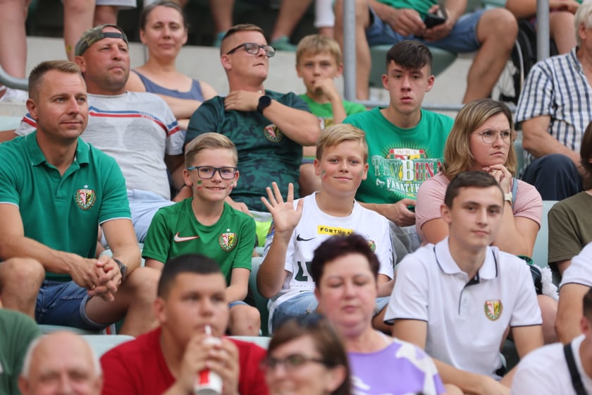 Taka atmosfera panowała na trybunach podczas meczu Śląsk Wrocław - Lech Poznań.