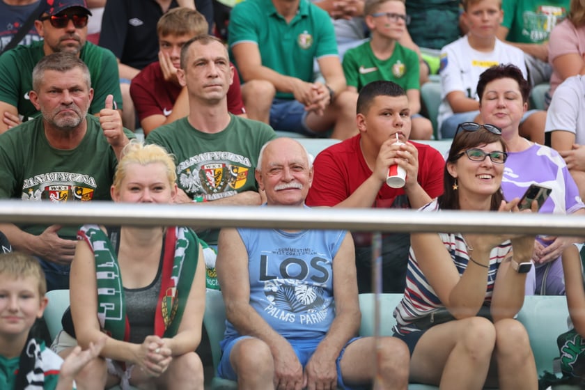 Taka atmosfera panowała na trybunach podczas meczu Śląsk Wrocław - Lech Poznań.