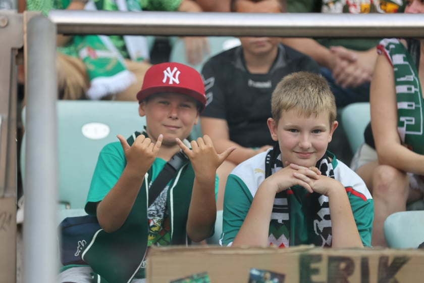 Taka atmosfera panowała na trybunach podczas meczu Śląsk Wrocław - Lech Poznań.
