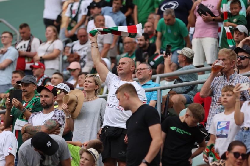 Taka atmosfera panowała na trybunach podczas meczu Śląsk Wrocław - Lech Poznań.