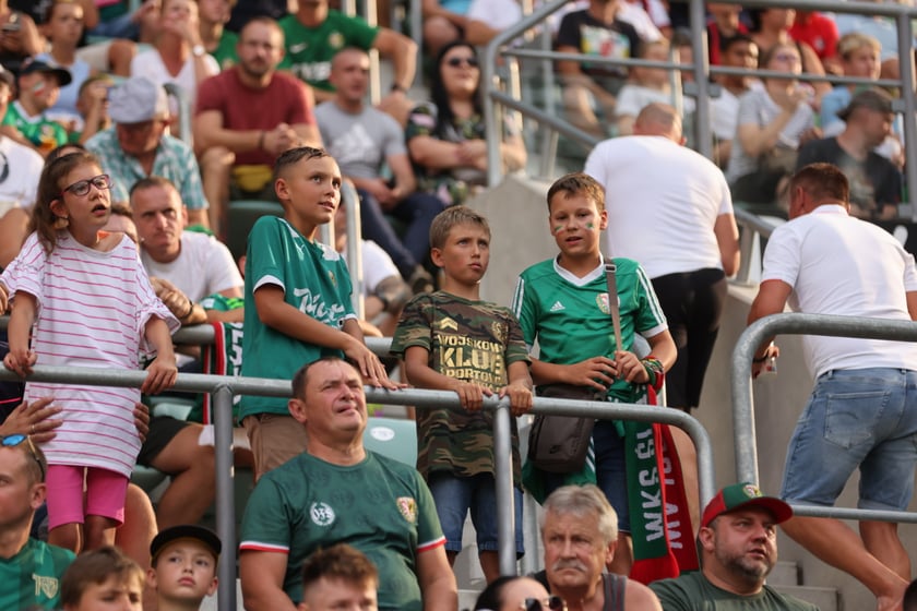 Taka atmosfera panowała na trybunach podczas meczu Śląsk Wrocław - Lech Poznań.