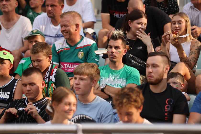 Taka atmosfera panowała na trybunach podczas meczu Śląsk Wrocław - Lech Poznań.