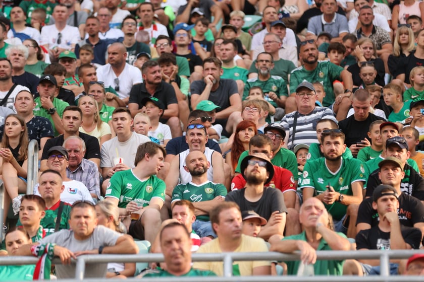 Taka atmosfera panowała na trybunach podczas meczu Śląsk Wrocław - Lech Poznań.