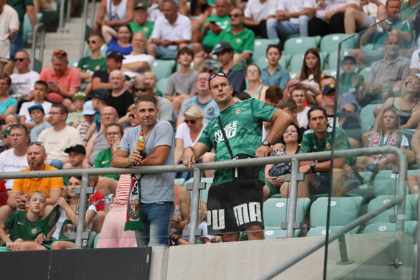 Taka atmosfera panowała na trybunach podczas meczu Śląsk Wrocław - Lech Poznań.