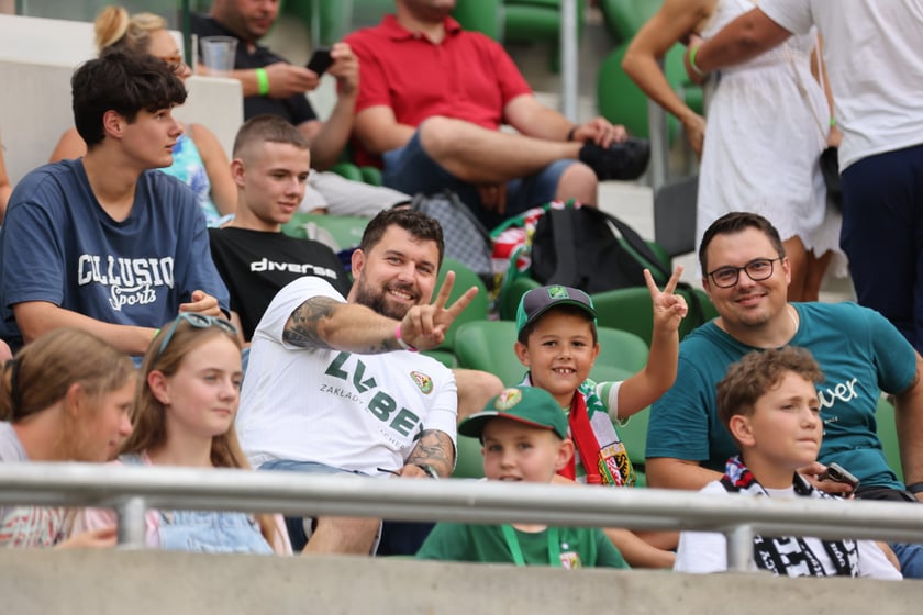 Taka atmosfera panowała na trybunach podczas meczu Śląsk Wrocław - Lech Poznań.