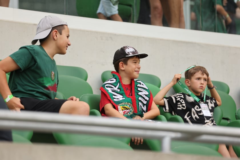 Taka atmosfera panowała na trybunach podczas meczu Śląsk Wrocław - Lech Poznań.