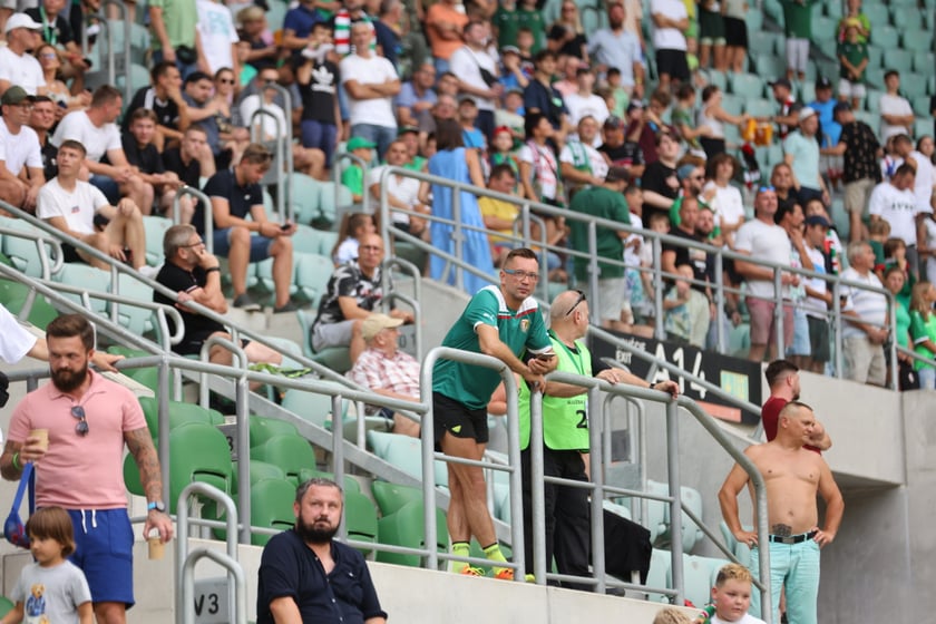 Taka atmosfera panowała na trybunach podczas meczu Śląsk Wrocław - Lech Poznań.