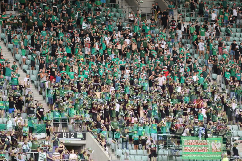 Taka atmosfera panowała na trybunach podczas meczu Śląsk Wrocław - Lech Poznań.