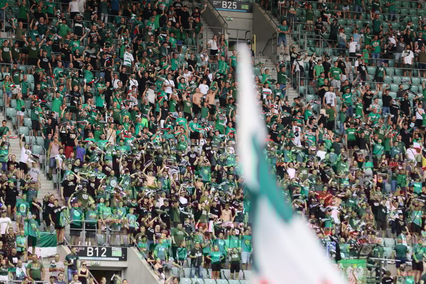 Taka atmosfera panowała na trybunach podczas meczu Śląsk Wrocław - Lech Poznań.