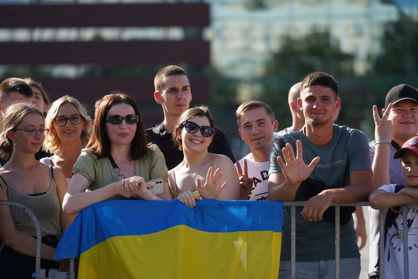 Oleksandr Usyk i Daniel Dubois podczas treningu na placu Wolności we Wrocławiu. Mistrzowska walka i wielka bokserska gala już w sobotę na Tarczyński Arena