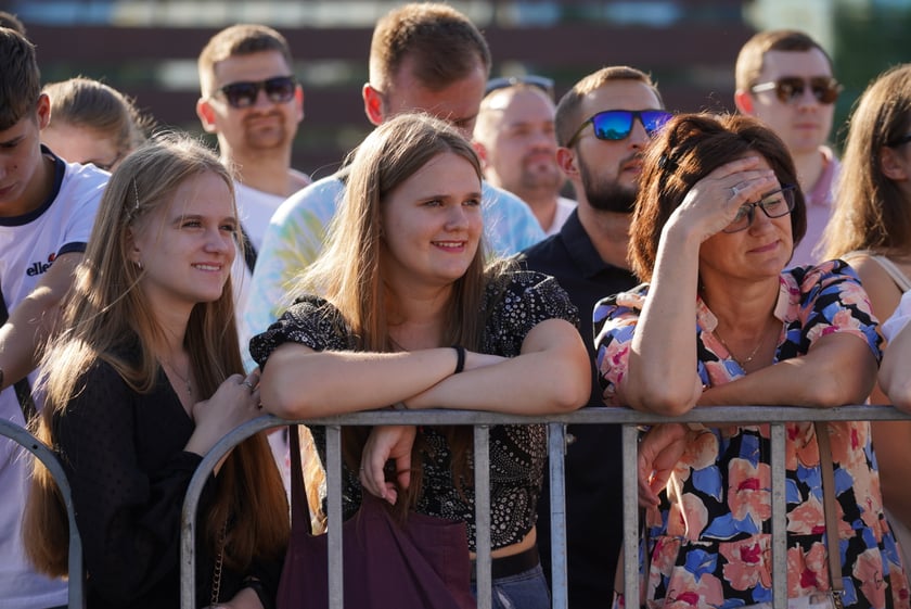 Oleksandr Usyk i Daniel Dubois podczas treningu na placu Wolności we Wrocławiu. Mistrzowska walka i wielka bokserska gala już w sobotę na Tarczyński Arena