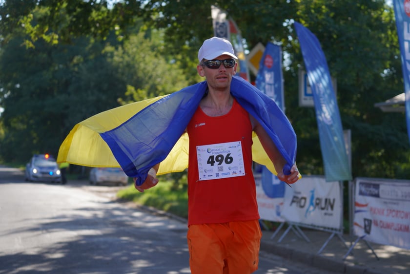 Biegacze i kibice na Orthos H2O Wrocław Półmaratonie