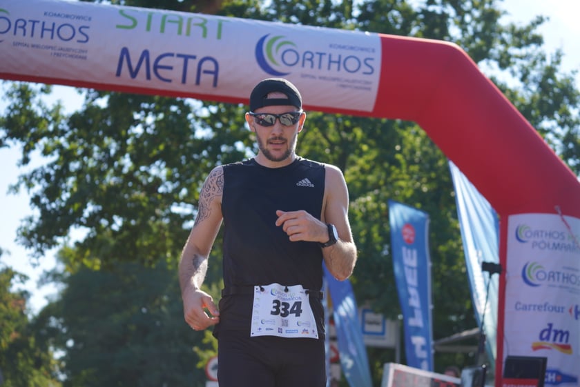 Biegacze i kibice na Orthos H2O Wrocław Półmaratonie