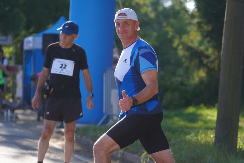 Biegacze i kibice na Orthos H2O Wrocław Półmaratonie