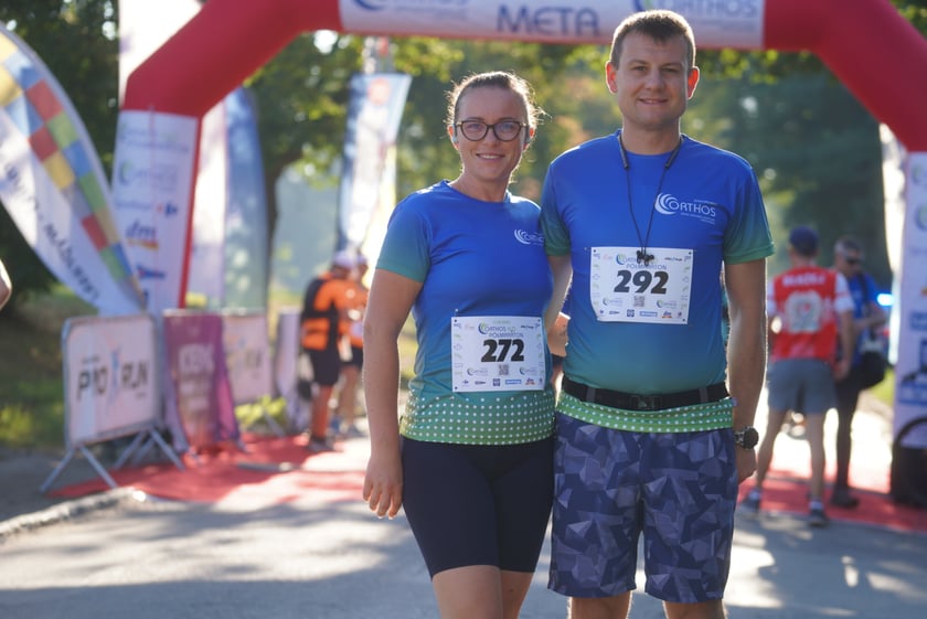 Biegacze i kibice na Orthos H2O Wrocław Półmaratonie