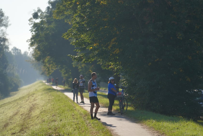 Biegacze i kibice na Orthos H2O Wrocław Półmaratonie
