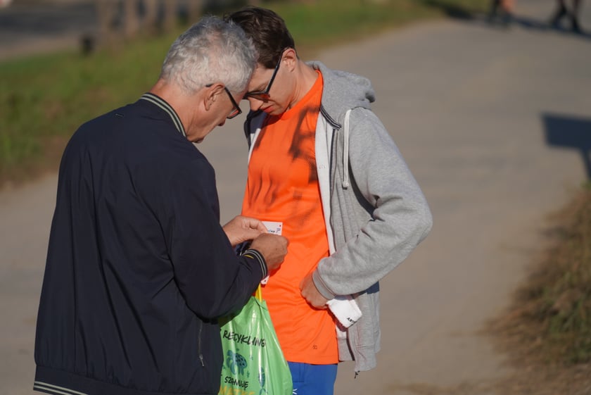 Biegacze i kibice na Orthos H2O Wrocław Półmaratonie