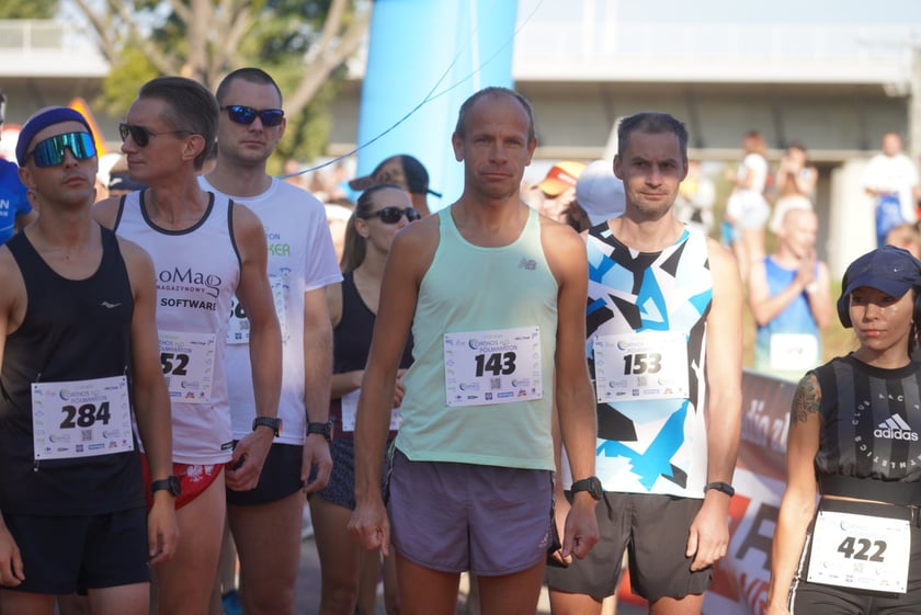 Biegacze i kibice na Orthos H2O Wrocław Półmaratonie