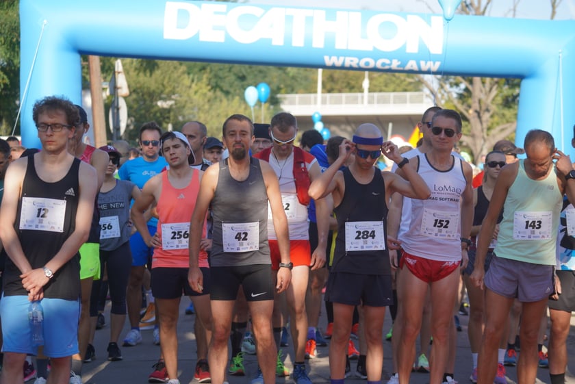 Biegacze i kibice na Orthos H2O Wrocław Półmaratonie