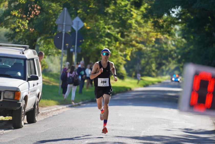 Biegacze i kibice na Orthos H2O Wrocław Półmaratonie