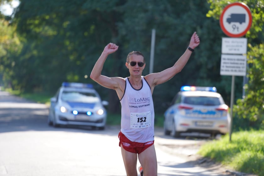 Biegacze i kibice na Orthos H2O Wrocław Półmaratonie