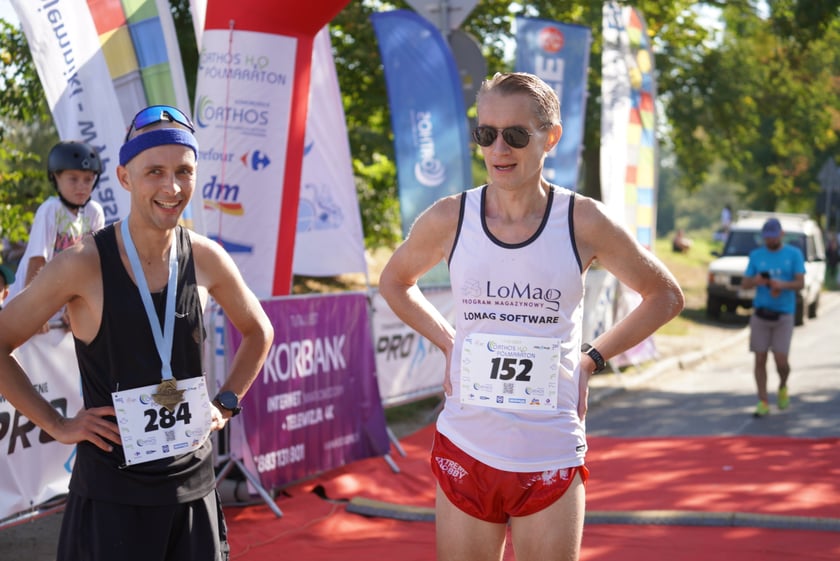 Biegacze i kibice na Orthos H2O Wrocław Półmaratonie