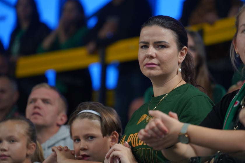 Kibice na meczu Śląska Wrocław z Arką Gdynia w hali Orbita.