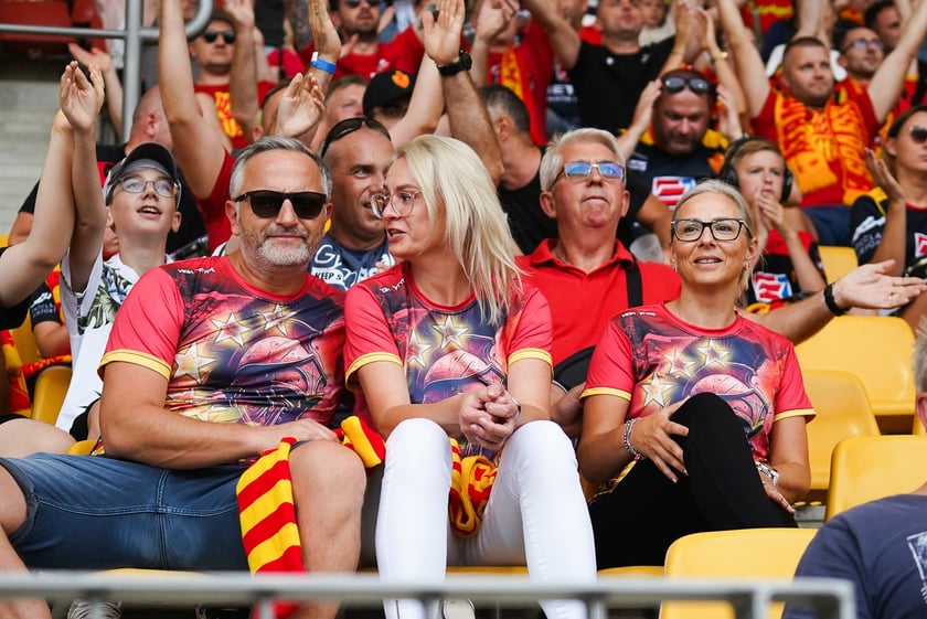 Kibice podczas meczu żużlowego Betard Sparta Wrocław - Motor Lublin na Stadionie Olimpijskim we Wrocławiu - 9 sierpnia 2024 r.