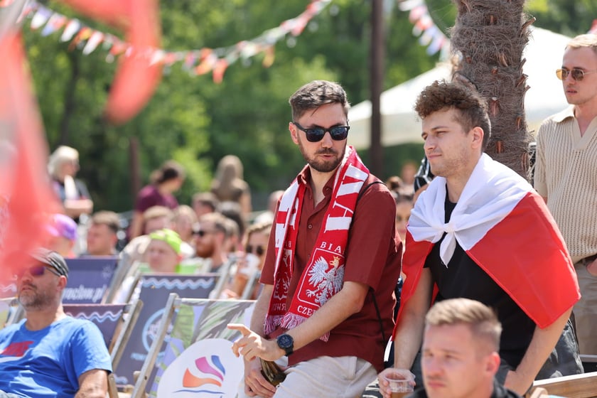 Finałowy mecz Polska-Francja  w siatkówce mężczyzn - Strefa Kibica w Porcie Węglowym we Wrocławiu