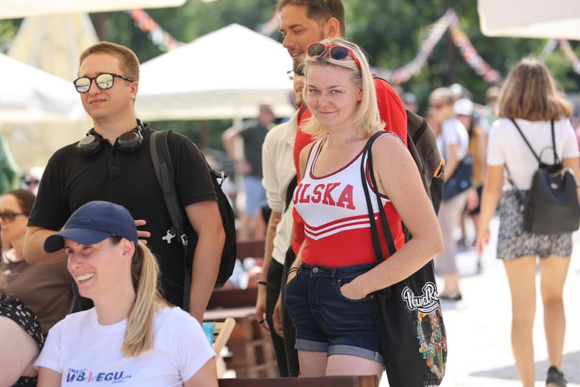Finałowy mecz Polska-Francja  w siatkówce mężczyzn - Strefa Kibica w Porcie Węglowym we Wrocławiu