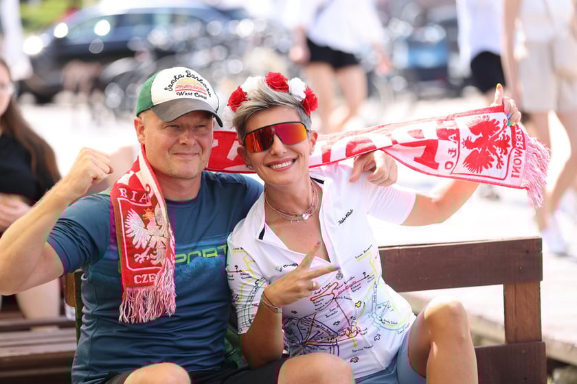 Finałowy mecz Polska-Francja  w siatkówce mężczyzn - Strefa Kibica w Porcie Węglowym we Wrocławiu