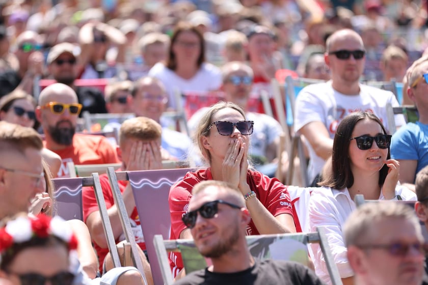 Finałowy mecz Polska-Francja  w siatkówce mężczyzn - Strefa Kibica w Porcie Węglowym we Wrocławiu