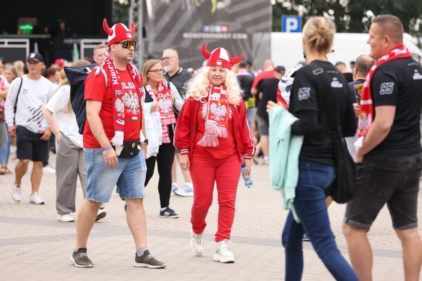 Żużel na Olimpijskim. Na zdjęciu kibice