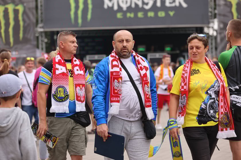 Żużel na Olimpijskim. Na zdjęciu kibice