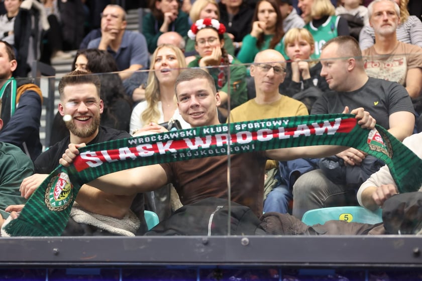 Kibiece w Hali Orbita na meczu WKS Śląsk Wrocław - Dziki Warszawa