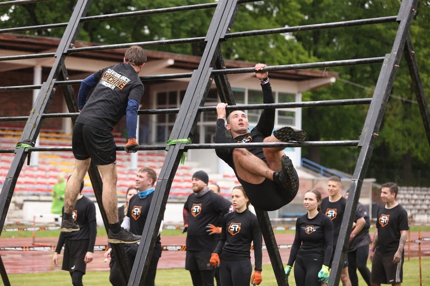 Uczestnicy Survival Race Wrocław 2025